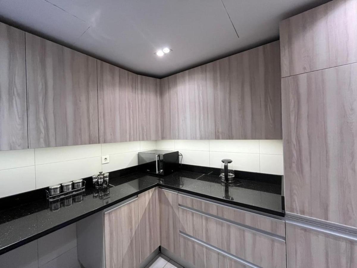 Apartamento 3-bedroom Cfc Walking To Mall