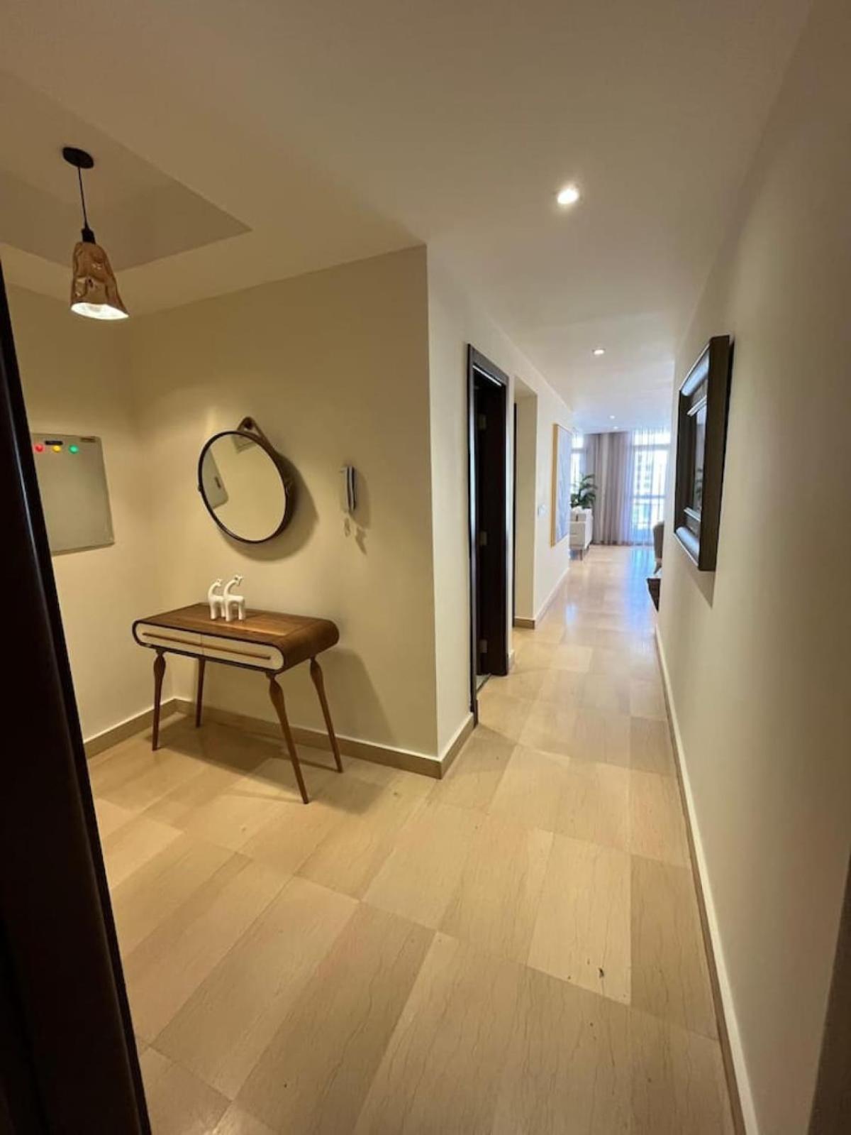 3-bedroom Cfc Walking To Mall Cairo