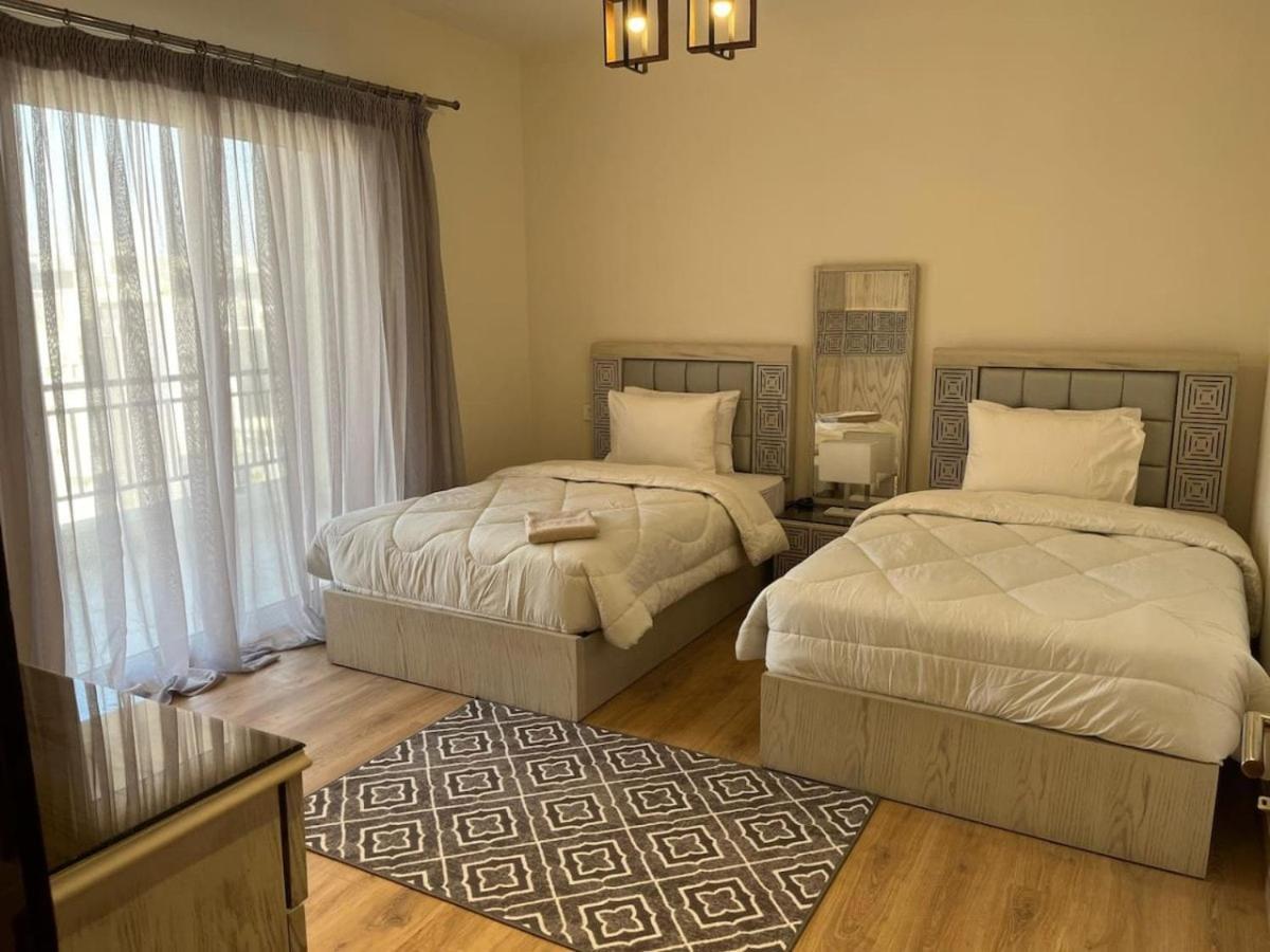 3-bedroom Cfc Walking To Mall *