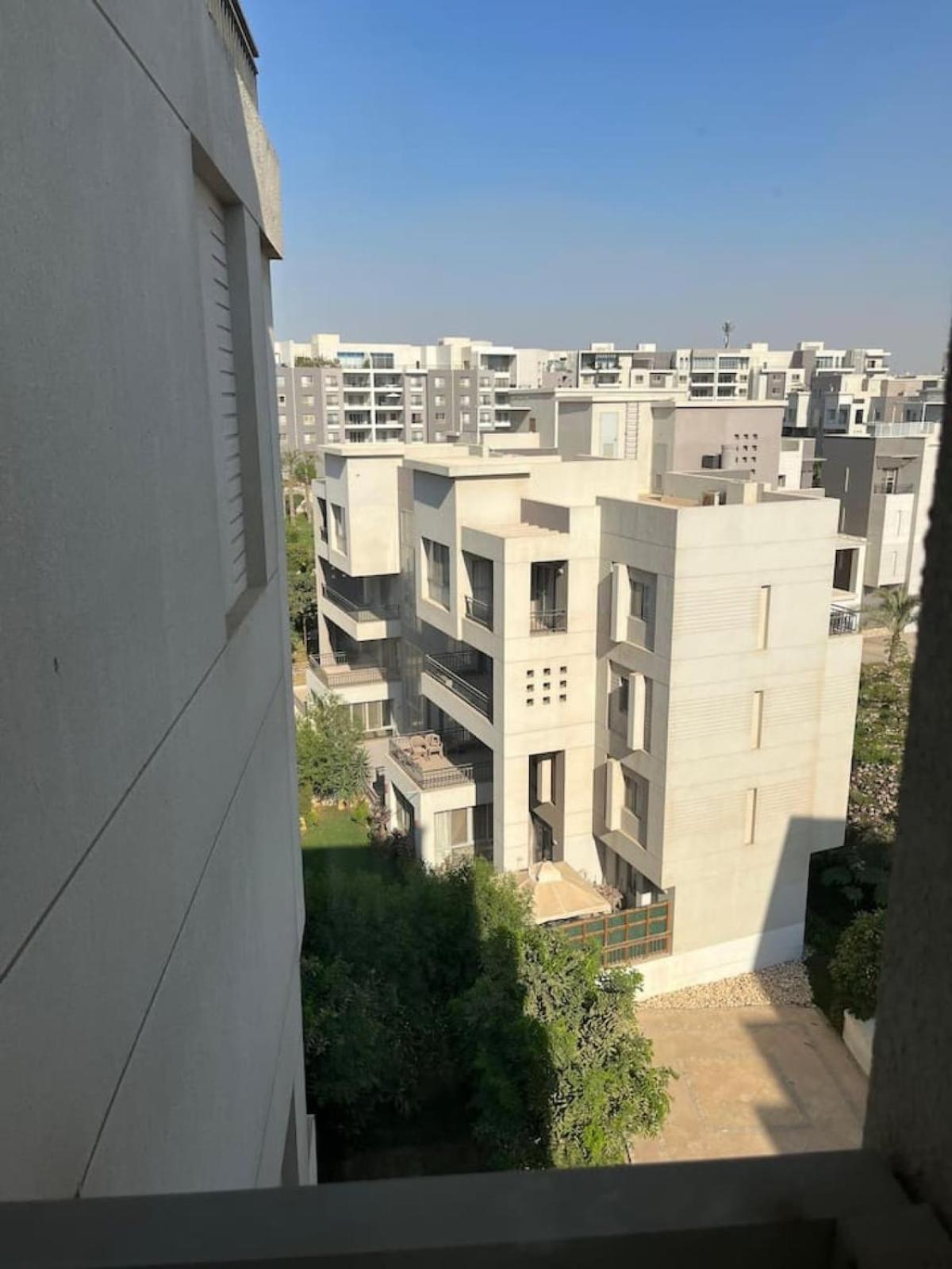 3-bedroom Cfc Walking To Mall