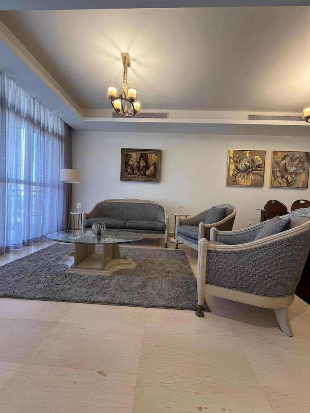 3-bedroom Cfc Walking To Mall Apartment Cairo