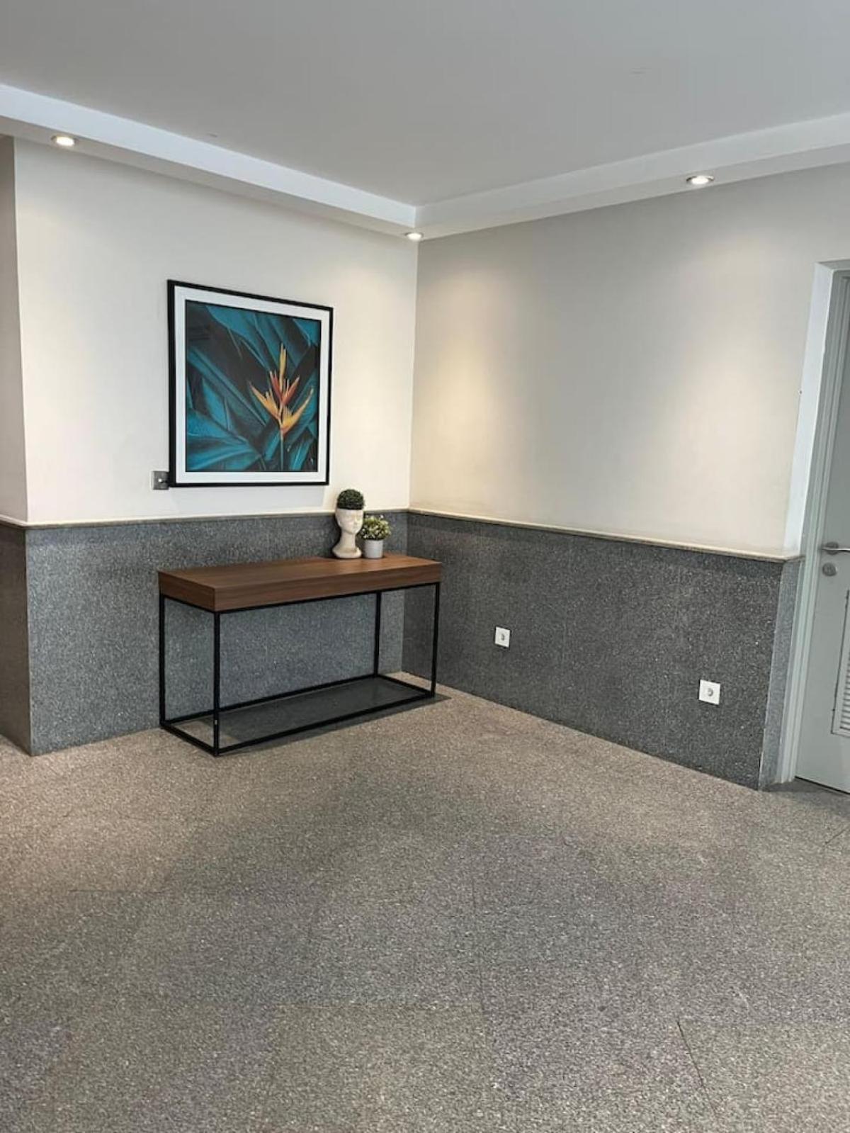 3-bedroom Cfc Walking To Mall Cairo