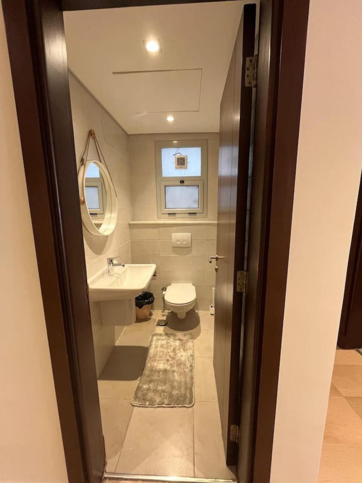 3-bedroom Cfc Walking To Mall