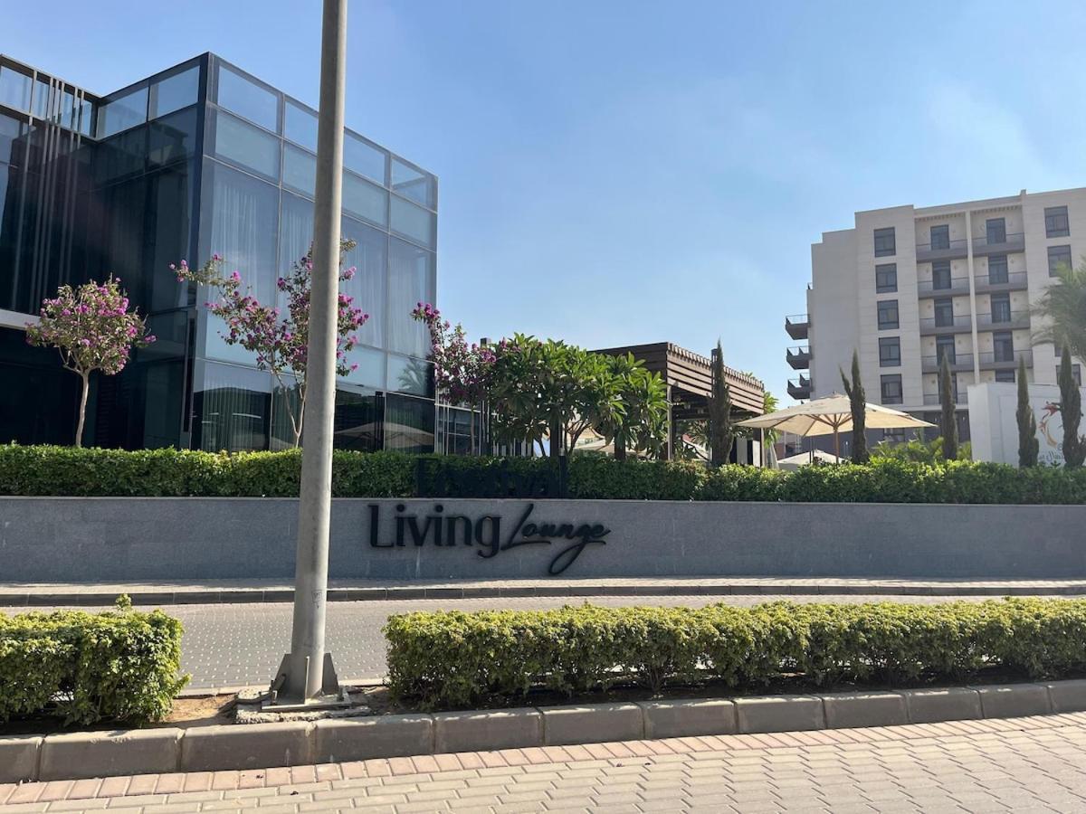 3-bedroom Cfc Walking To Mall Apartment *