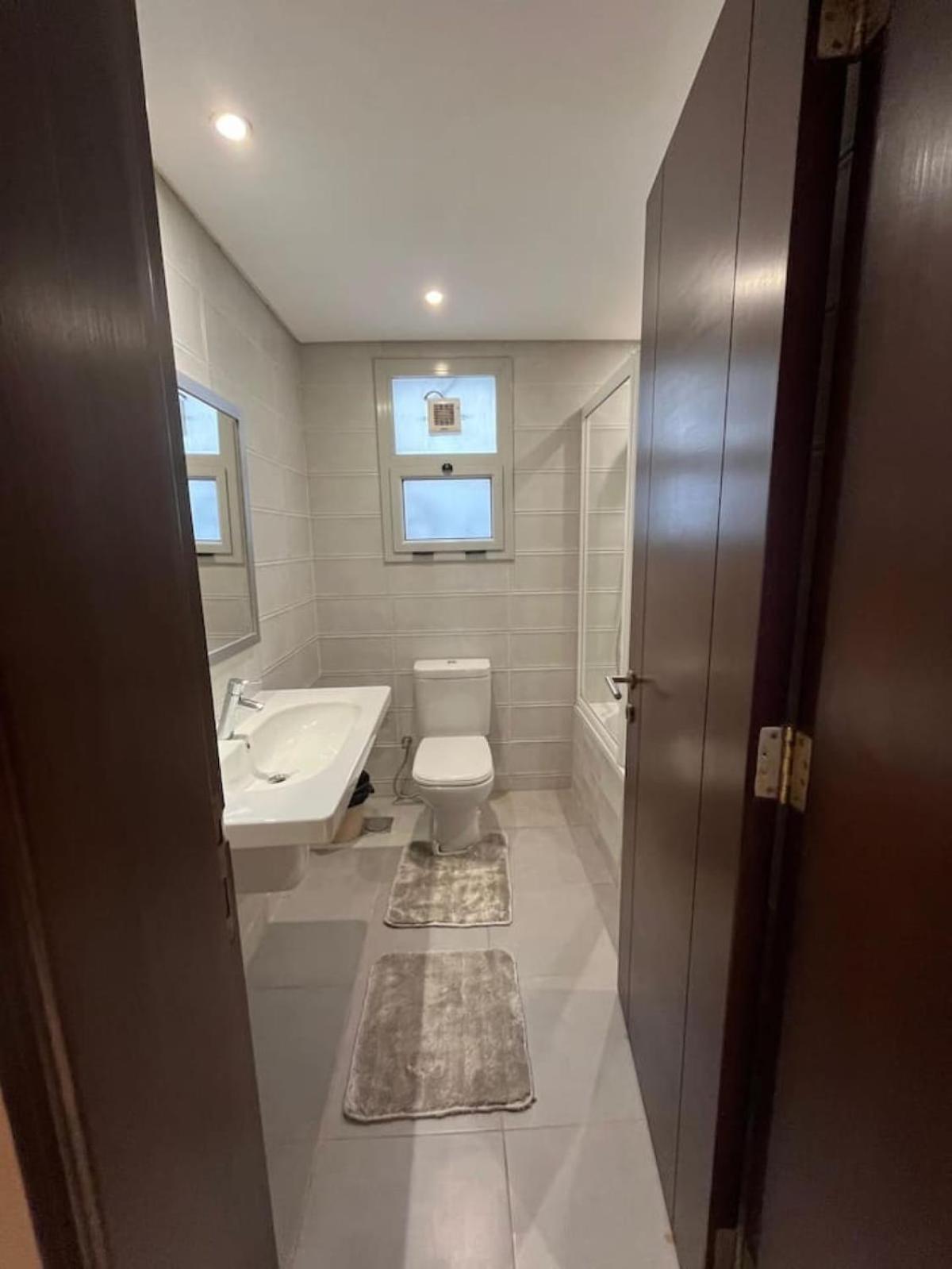 3-bedroom Cfc Walking To Mall Apartment Cairo