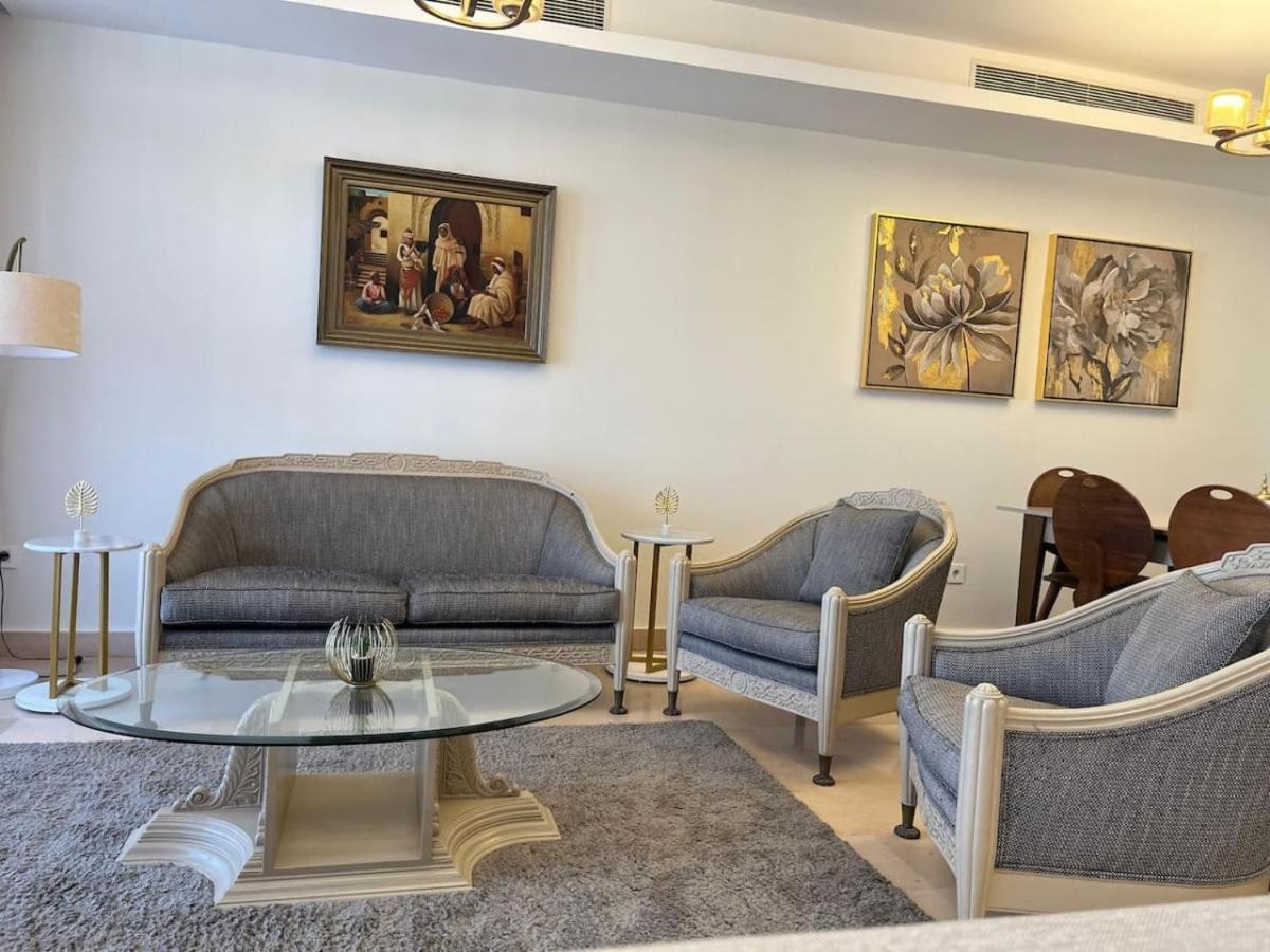 3-bedroom Cfc Walking To Mall
