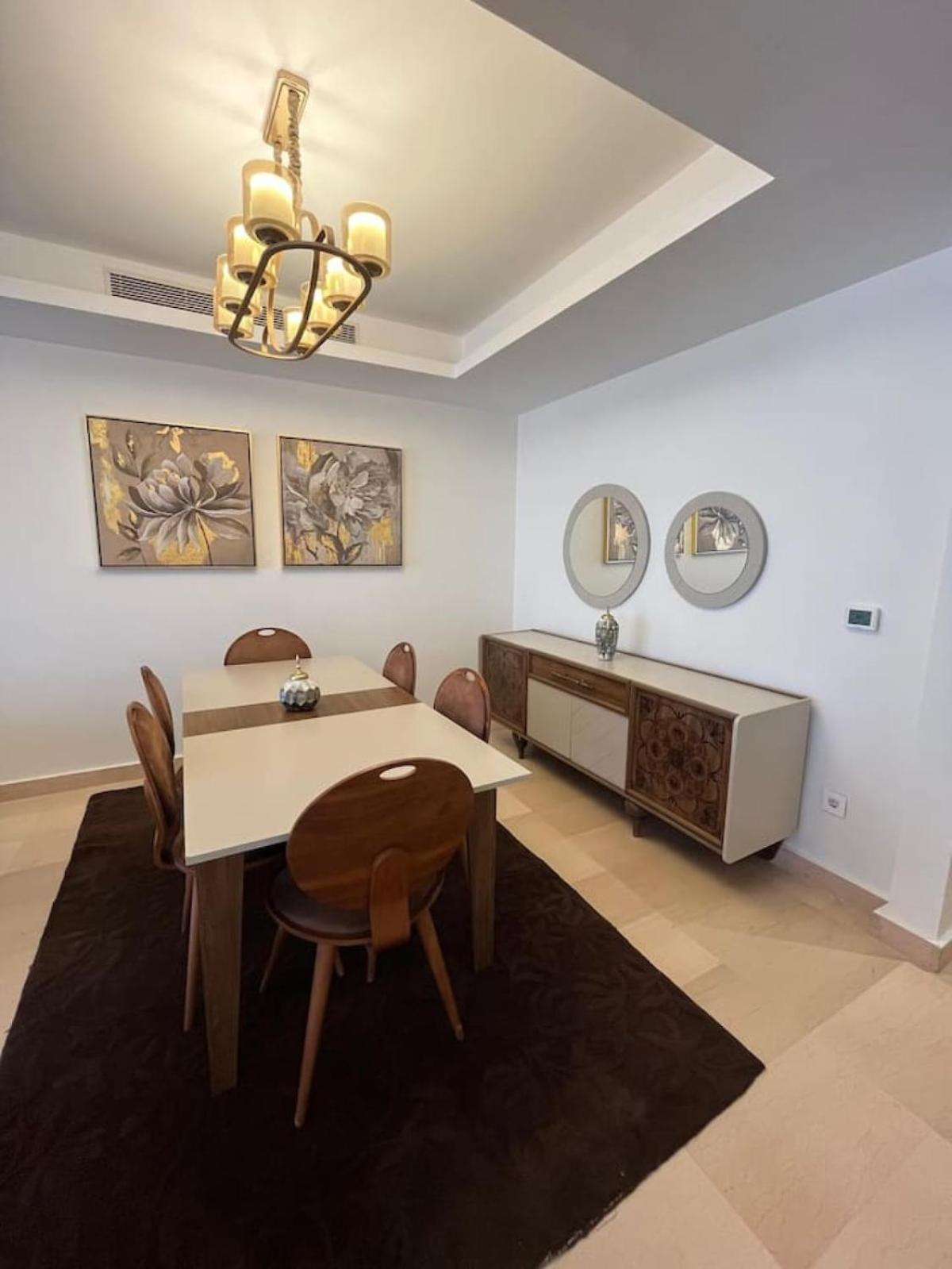 3-bedroom Cfc Walking To Mall Apartment Cairo